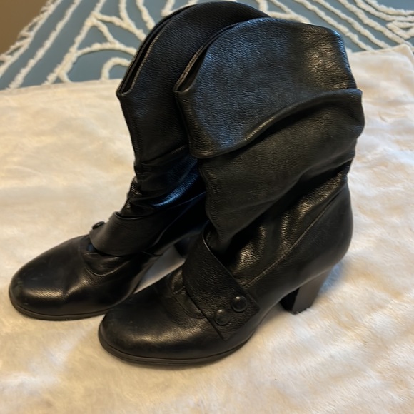 Nurture Mid-Thigh Leather Boots - Picture 2 of 3